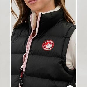 Canada Weather Gear Women's Black and Pink Vest